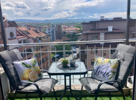 Cozy apartment Alba with two bedrooms!, ξενοδοχείο στο Μπλαγκόεβγκραντ