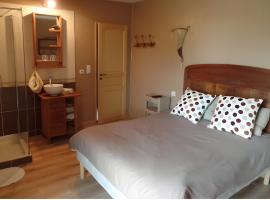 Porte Saint-Louis - Petite Camargue, hotel in Vauvert