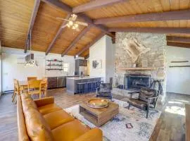 2 Mi to Beech Mtn Resort Family Home with Hot Tub!