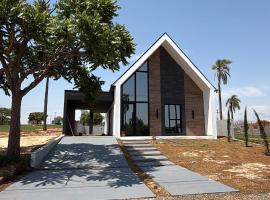 Chalet Riviera de Santa Cristina Condominio Resort, hotel v destinaci Itaí