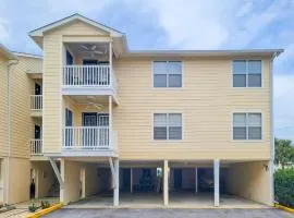Cozy 2 bedroom, 2 bathroom condo located at Harbor Landing!