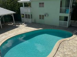 L'escale Bain Bleu, hotel in Saint Martin