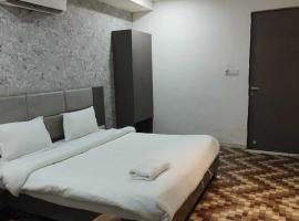 Townhouse Oak Nani Daman, hotel v destinaci Daman