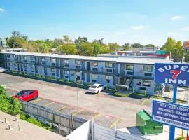 Super 7 Inn By OYO San Antonio NW Medical Center