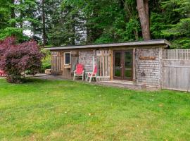 The Wood Shed with hot tub, κάμπινγκ σε Oyster Bay