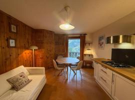 Studio with Mont Blanc View & Garage Courmayeur, hotel in Verrand