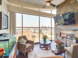 3 Mi to Dtwn Cleveland Condo with Lake Erie Views!, Hotel in The Angle