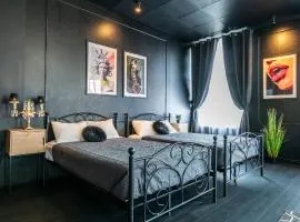 Apartments24 Black 1903