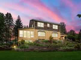 The Mahogany Villa Indoor pool Spa Sauna Gameroom, hotel que acepta mascotas en West Dover