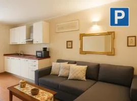 Accogliente alloggio nel pieno centro storico della città parcheggio in box privato incluso