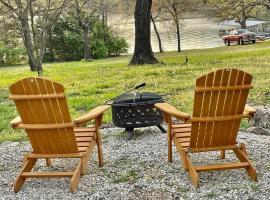 Cozy Cottage - Lakeview, ξενοδοχείο σε Marmaros