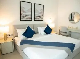 Luxury Yas Golf Studio Next to Yas Parks