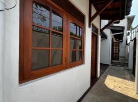 The Shan Guest House, hotel in Nugegoda