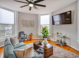 Steps to Elizabeth River and Dtwn! Portsmouth Condo, hotel in Portsmouth