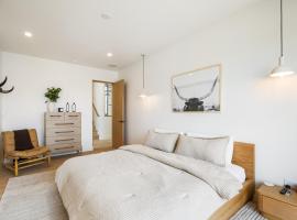 Stunning Luxury Interiors, Jordanelle Views, Private Hot Tub, Sauna, Elite Locale!, hotel en Francis