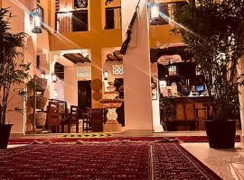 Ahmadia Heritage Hiba Guest House - Built in 1916 - Al Ras Metro Station, ξενώνας στο Ντουμπάι