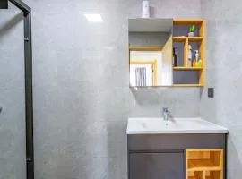 Luxury Living with heated Pool,Gym, Balcony and city view