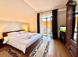 Садиба в ГОРАХ, hotel in Solochin