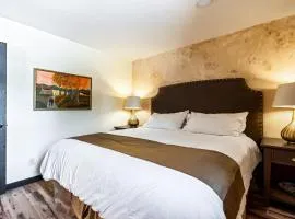 LUXX Lodge Glamping and RV Park