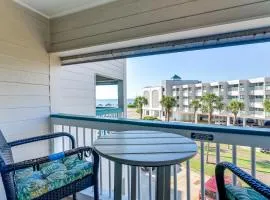 Galveston Beach Condo: Pool & Balcony w/ Views!
