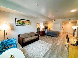 Melrose Luxe Retreat near The Grove, serviced apartment in Los Angeles