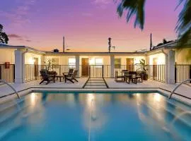 Renovated Downtown Apartment - B