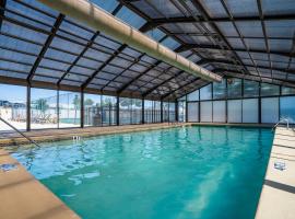 Clubhouse Bungalow - Community Amenities, Hotel in Branson
