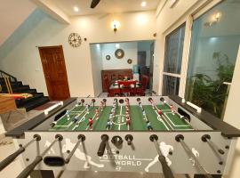 Casa de Shalom - 3 Bedroom AC Villa 65" TV, casa de campo em Mysore