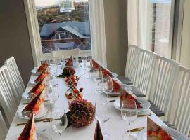 House by the fjord - Ocean view and jacuzzi, hotel in Forland