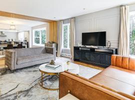 2 Mi to USCG Academy! Convenient New London Home, hotel in New London