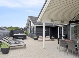 5 star holiday home in Nørre Nebel, hotel di Nørre Nebel