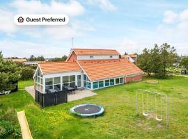 Luxury Retreat with Pool - By Traum Ferienwohnungen, Hotel in Glesborg