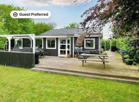 5 person holiday home in Gilleleje-By Traum, hotel in Gilleleje