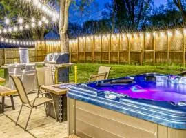 Incredible Cozy Cottage with Hot-tub in Gary, Indiana