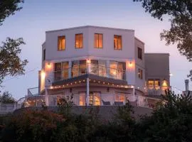 Incredible Lakefront Villa with Gorgeus Sights and Fireplace in Gary, Indiana