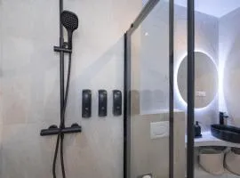 MALAGA BOUTIQUE V.V LUXURY JACUZZY