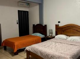 Hotel & Restaurante Tabacones, hotel v destinaci Guácimo