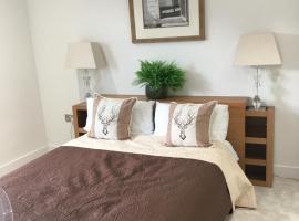 Spacious 3-bedroom Ipswich House with Parking, hotel v destinaci Ipswich