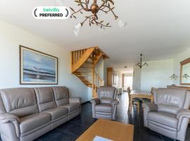 Bright Coastal Stay in Bredene, hotel i Bredene