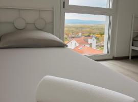 Haus am Vogesenblick- Ihr Zimmer mit Aussicht für bis zu 4 Personen, ξενοδοχείο σε Bad Bellingen