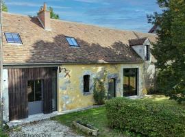 Longère Percheronne avec jardin clos et cheminée luxueuse - FR-1-497-197, hotel en Comblot