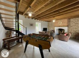 Maison familiale avec babyfoot et piscine chauffée - FR-1-426-597, ξενοδοχείο σε Soullans