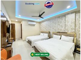 Hotel PREMIUM R-INN Near Vishwanath Temple - Dashashwamedh Ghat - Free Wi-Fi And Parking- Fully Air Conditioning Rooms - Best Hotel In Varanasi, ξενοδοχείο σε Rāmnagar