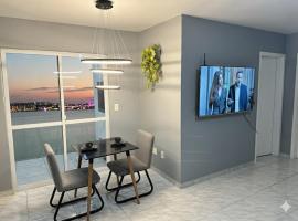 Florianópolis beira mar com vista incrível pro mar, hotel in Florianópolis