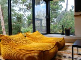 Waldhütte your enchanting forest retreat!, hotel Hepburn városában