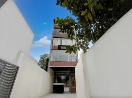 Super Townhouse Varanasi City Station Formerly S Kumar Inn, Hotel in Varanasi