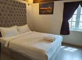 Seriental Hotel I check in 3pm-11pm only