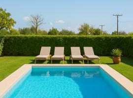 Sea Breeze & Nature villa, with pool,near the sea, hotel in Kremasti