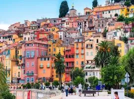 Bright apartment in Menton