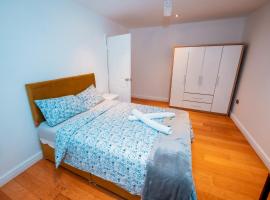 Yellowz room, hotel in Sale